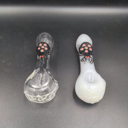 4" Glow In The Dark Spider Hand Pipe - Avernic Smoke Shop