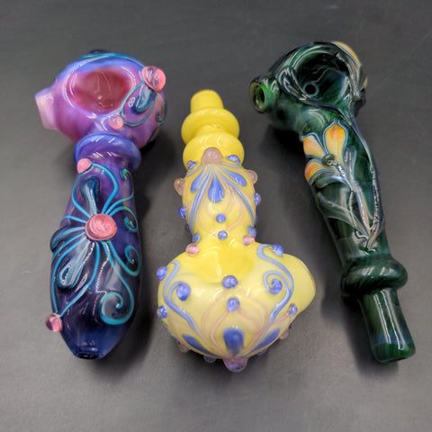 Flower Hand Pipes by Lyric