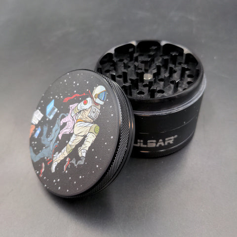 Pulsar Metal Grinder | Super Spaceman | 4pc | 2.5 - Avernic Smoke Shop